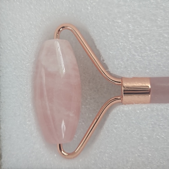 Mary Kay Rose Quartz Facial Roller - Limited Edition - Picture 2 of 3